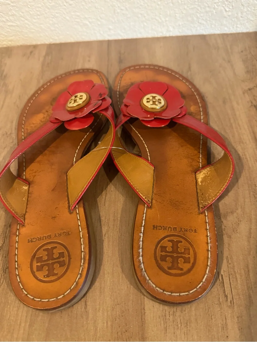 Tory Burch Red Leather Flower Thong Sandals with Gold Logo Size 9